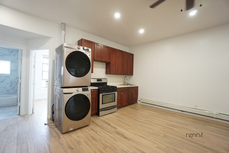 744 Myrtle Ave, Apt 3 Image 3