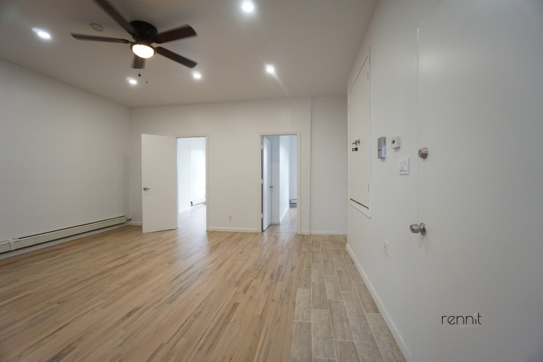 744 Myrtle Ave, Apt 3 Image 7