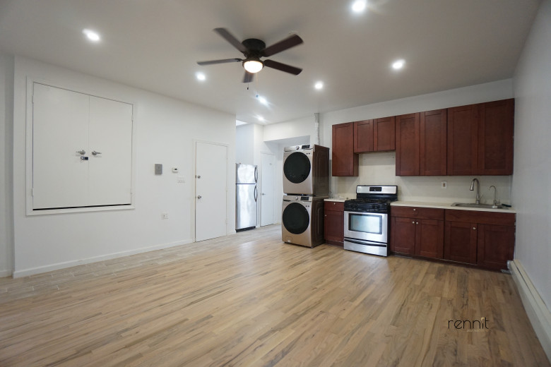 744 Myrtle Ave, Apt 3 Image 8