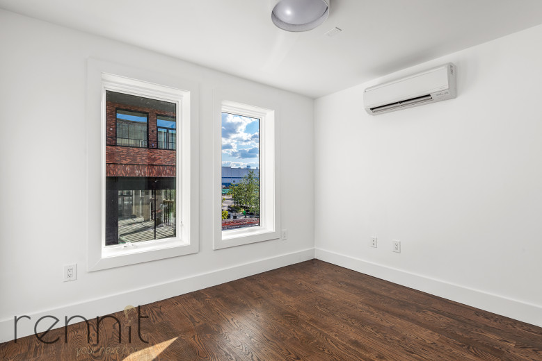 17 Kent Ave, Apt 1 Image 10