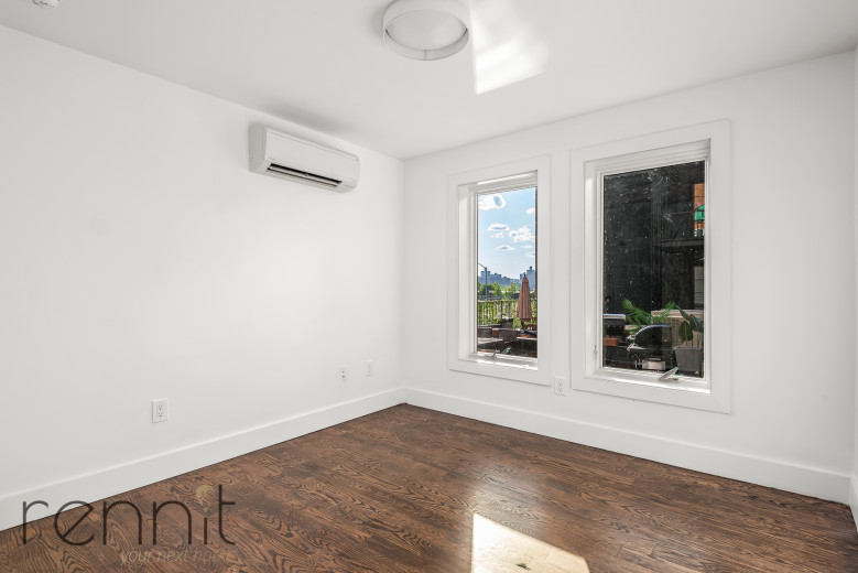 17 Kent Ave, Apt 1 Image 12