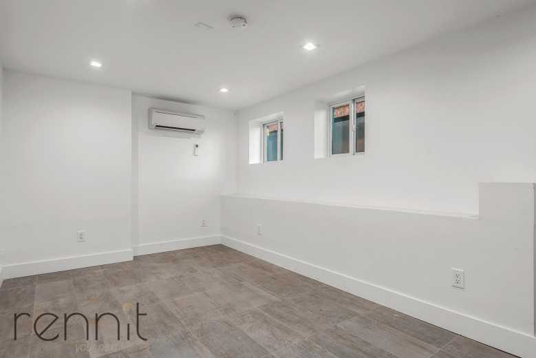 17 Kent Ave, Apt 1 Image 14