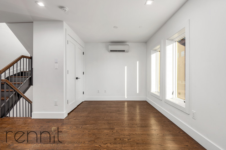 17 Kent Ave, Apt 1 Image 9