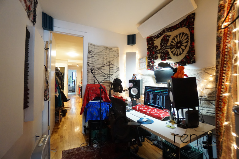 420 Melrose St, Apt 1R Image 12