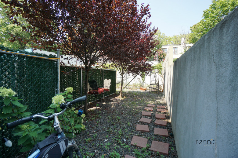 295 Montgomery St, Apt 3F Image 12