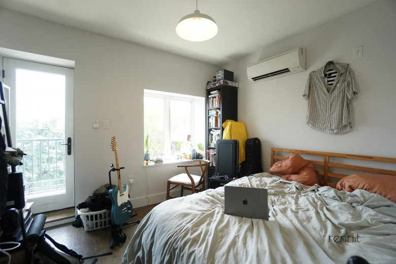 295 Montgomery St, Apt 3F Image 4