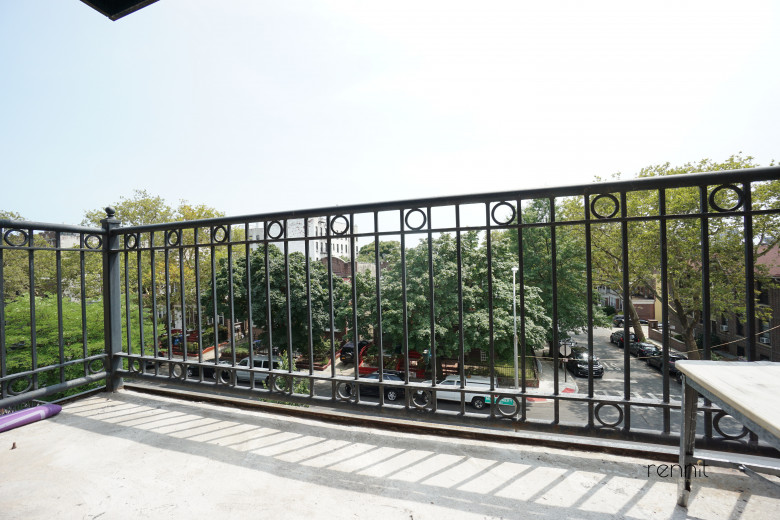295 Montgomery St, Apt 3F Image 5