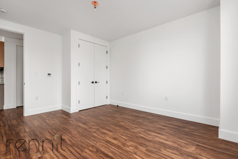 26-24 4th St, Apt 606A Image 4