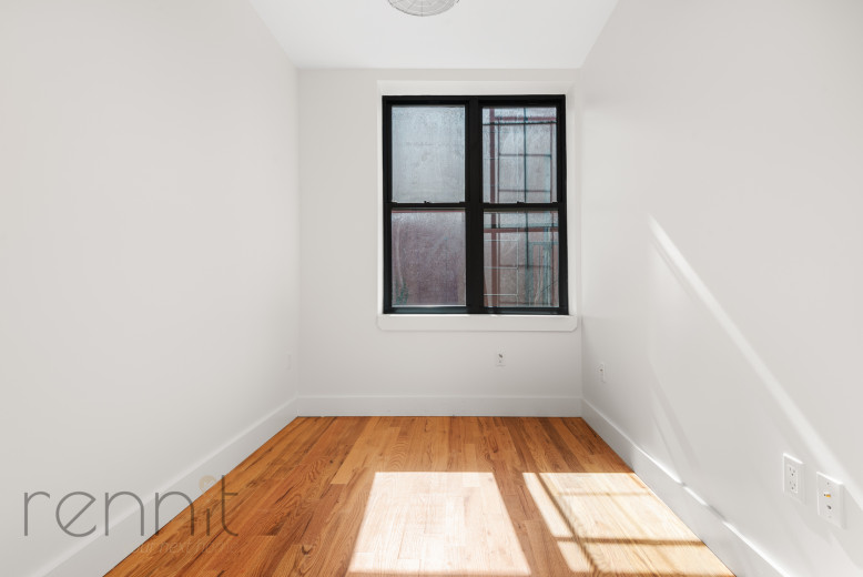 702 Evergreen Ave, Apt 2R Image 9