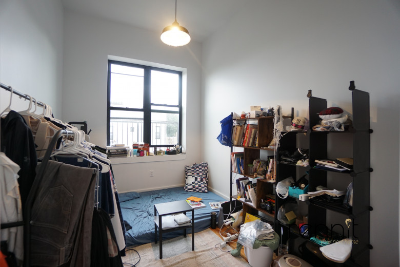 702 Evergreen Ave, Apt 2R Image 22