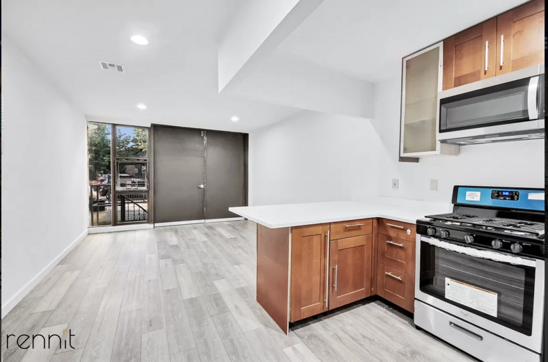 728 Lafayette Ave, Apt 1 Image 4