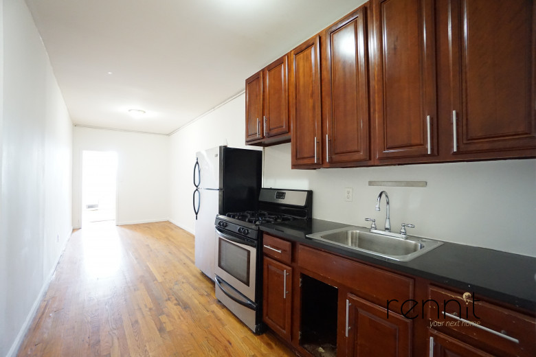 141 Thames St, Apt 1L. Image 1