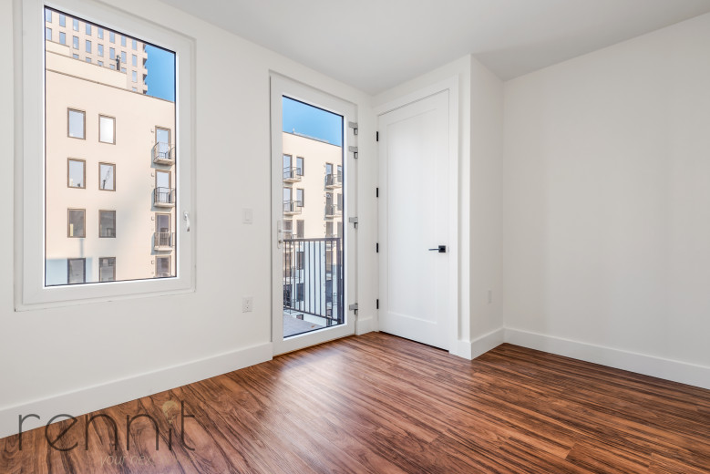 26-25 3rd St, Apt 503B Image 11