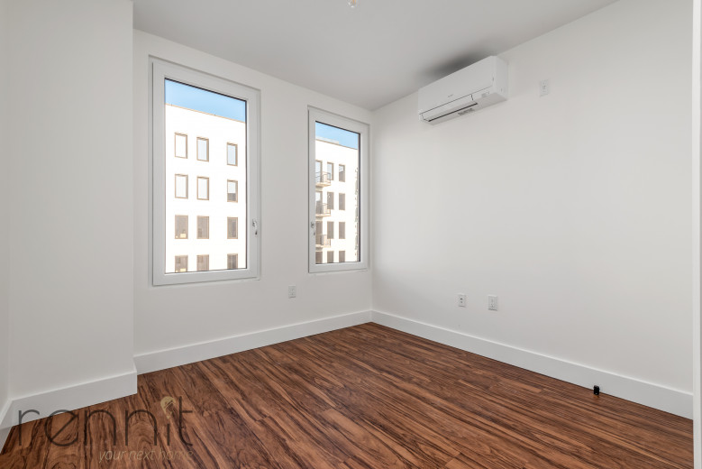 26-25 3rd St, Apt 503B Image 7