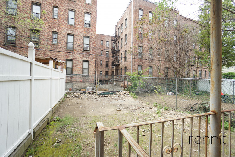1305 Gates Ave, Apt 1 Image 8