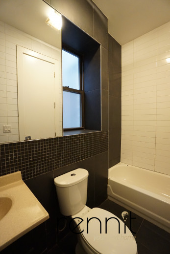 718 Knickerbocker Ave, Apt 2R Image 10