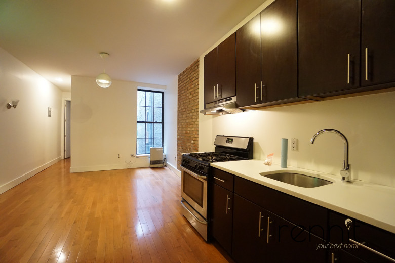 718 Knickerbocker Ave, Apt 2R Image 11
