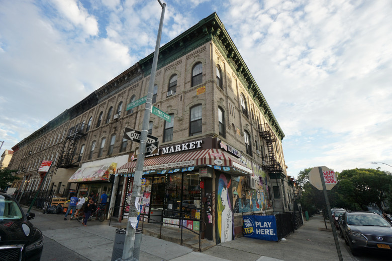 718 Knickerbocker Ave, Apt 2R Image 15