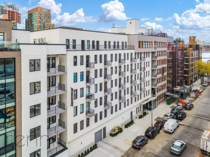 26-24 4th St, Apt 607A Image 38