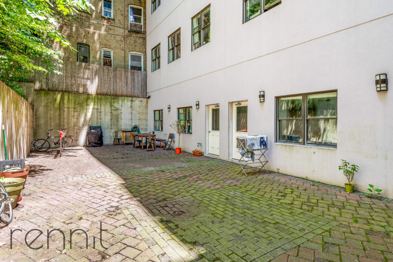 1446 Bedford Ave, Apt 3F Image 13