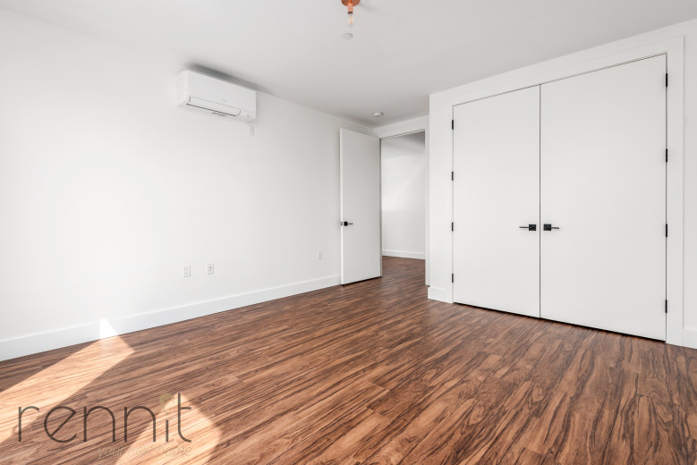 26-24 4th St, Apt 407A Image 13