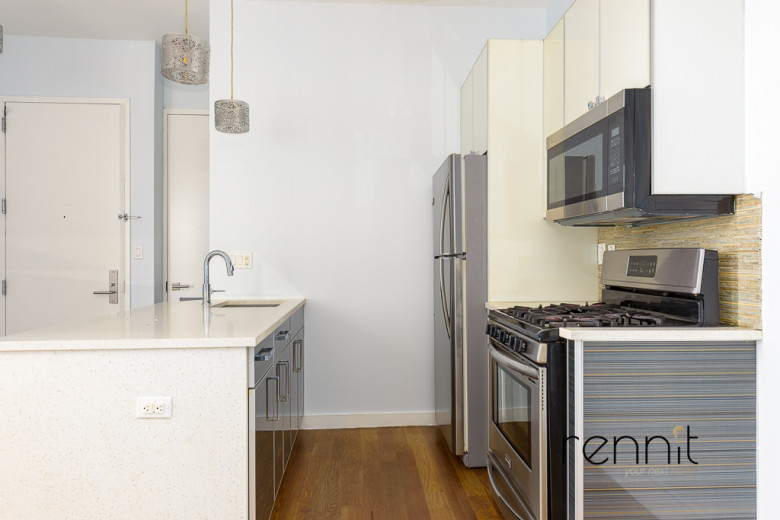 863 Broadway, Apt 3R Image 4