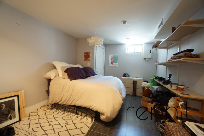 914 Hart St, Apt 1R Image 10