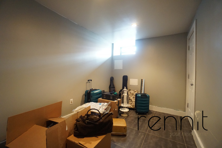 914 Hart St, Apt 1R Image 14