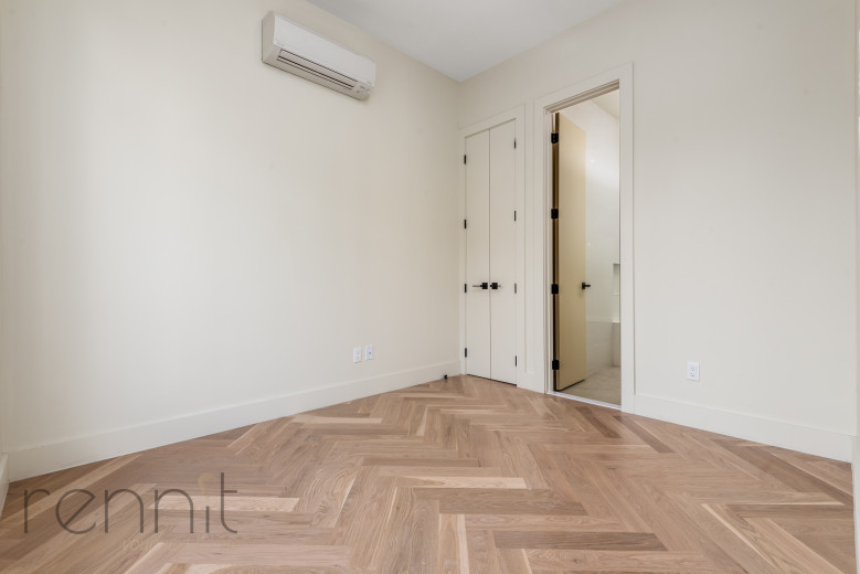 179 Meserole St, Apt 3B Image 8