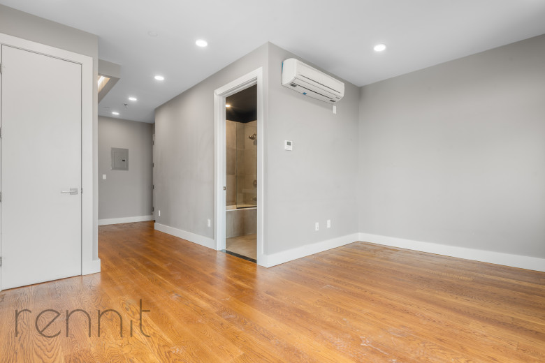 853 Lexington Ave, Apt 4C Image 3