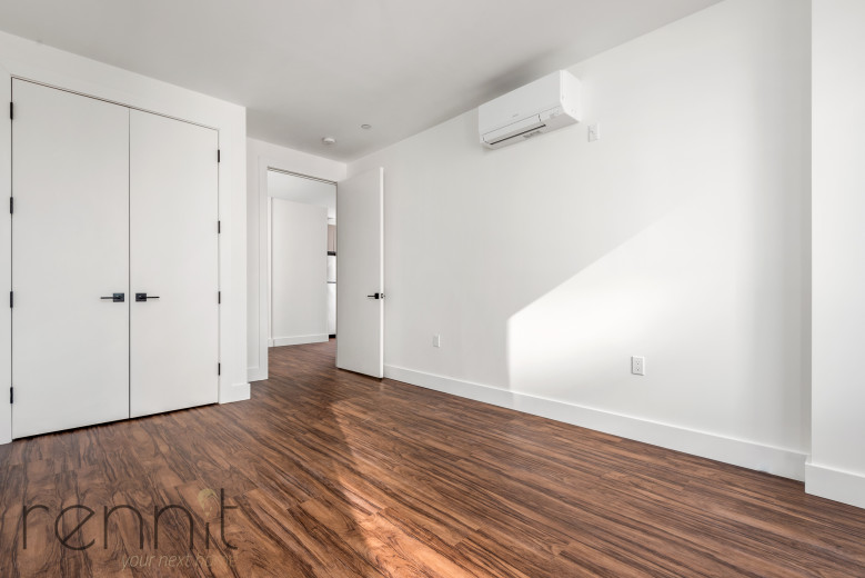 26-24 4th St, Apt 611A Image 3