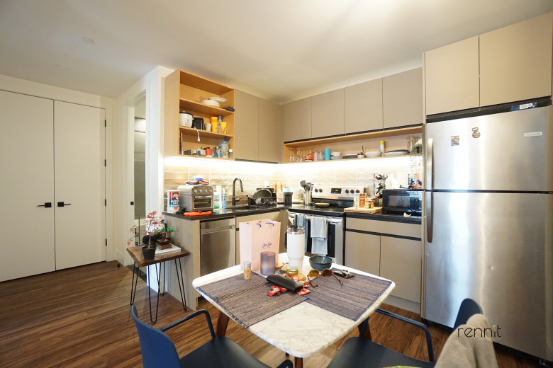 26-24 4th St, Apt 305A Image 9