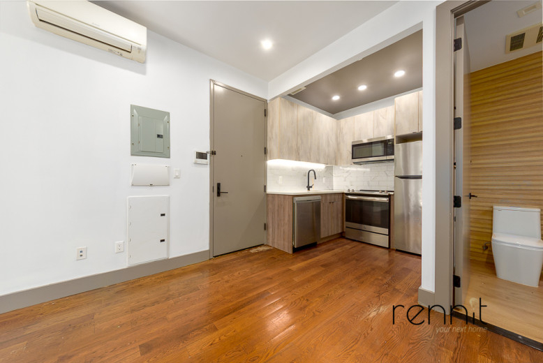 211 Troy Ave, Apt 1B Image 1