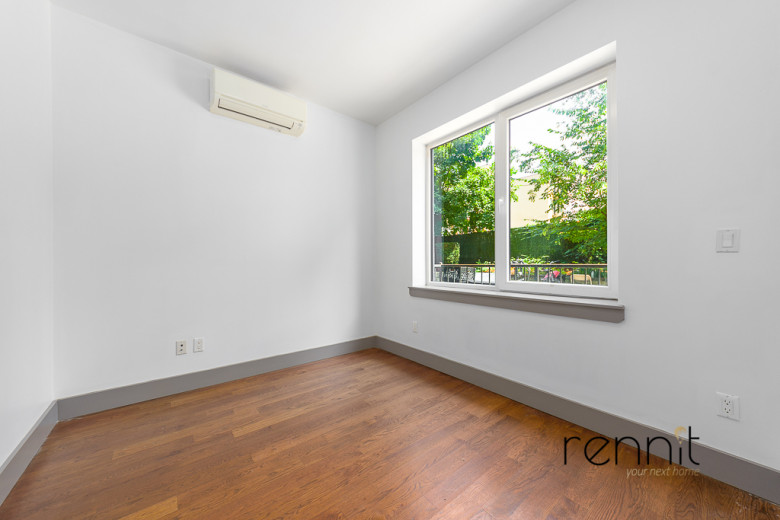 211 Troy Ave, Apt 1B Image 4