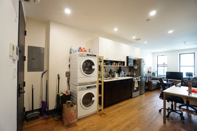 221 Martense St, Apt 1R Image 12