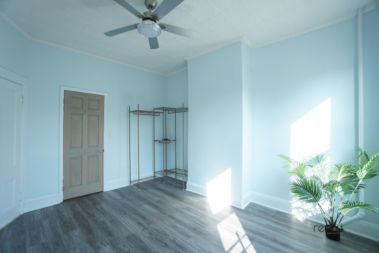 477 Fairview Ave, Apt 2R Image 8