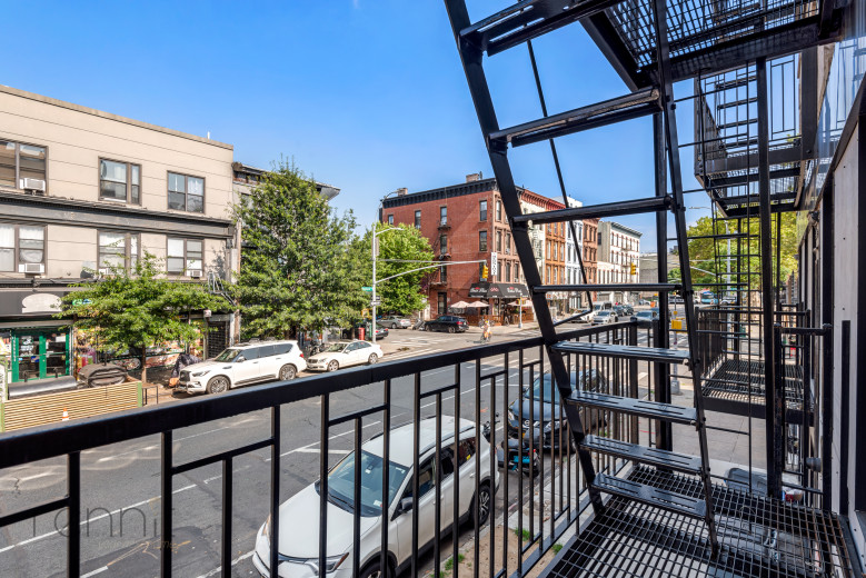 1198 Bedford Ave, Apt D Image 4