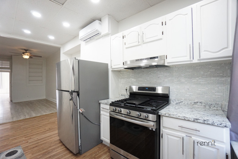 477 Fairview Ave, Apt 2L Image 2