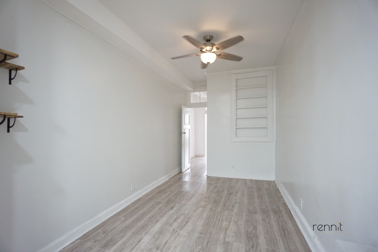 477 Fairview Ave, Apt 2L Image 3