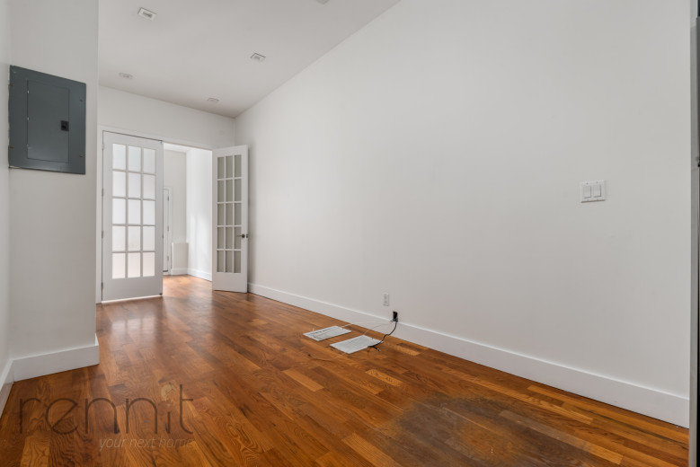 377 Manhattan Ave, Apt 1R Image 12