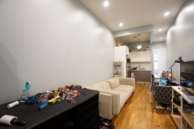 377 Manhattan Ave, Apt 1R Image 5