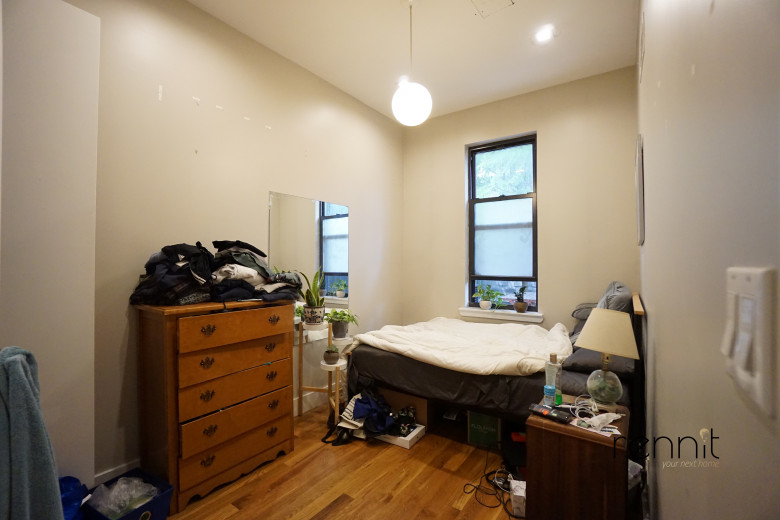 377 Manhattan Ave, Apt 1R Image 7