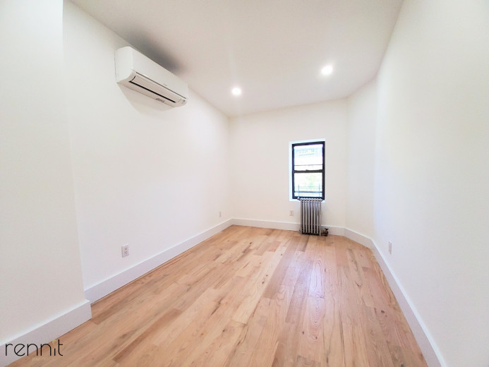 320 Throop Ave, Apt 4 Image 5