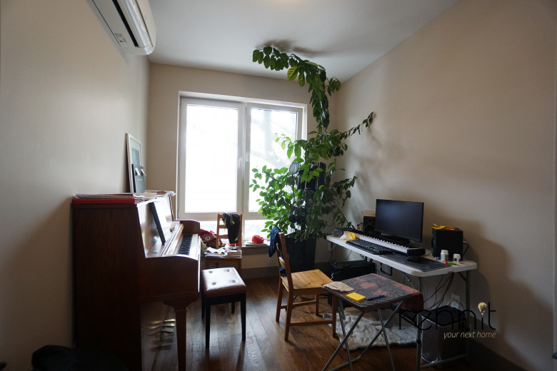 209 Troy Ave, Apt 2A Image 4