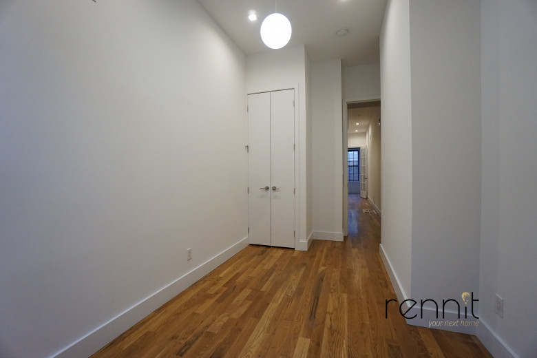 377 Manhattan Ave, Apt 1L Image 7