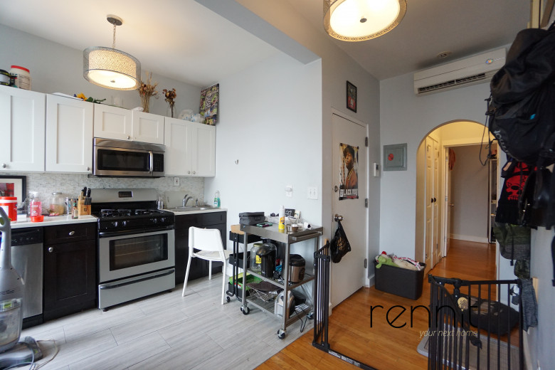 17-34 Menahan St, Apt 3F Image 12