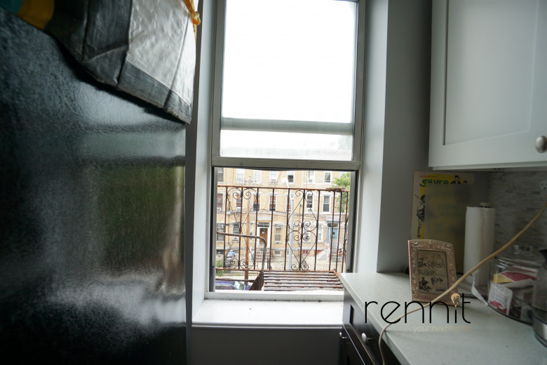 17-34 Menahan St, Apt 3F Image 4