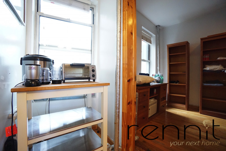 370 Bedford Ave, Apt 18 Image 9