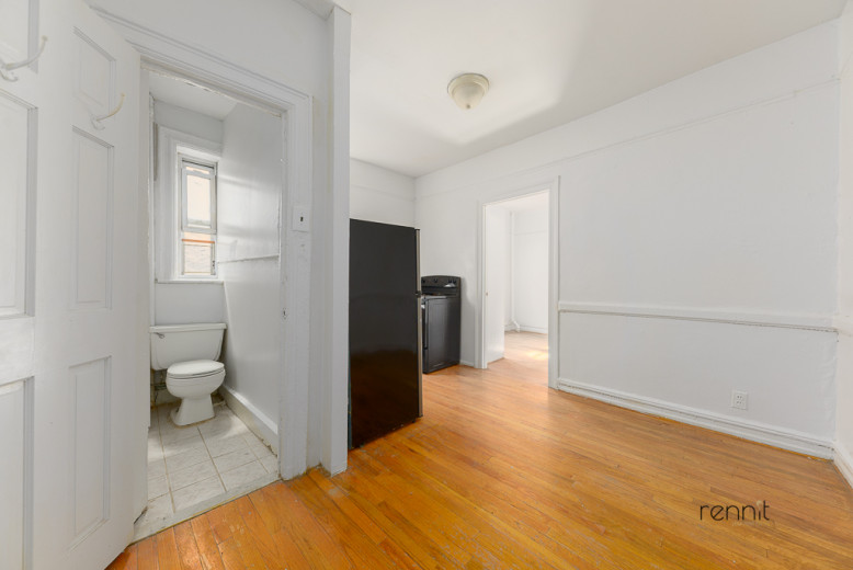 370 Bedford Ave, Apt 5 Image 10