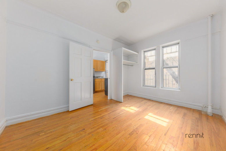 370 Bedford Ave, Apt 5 Image 11